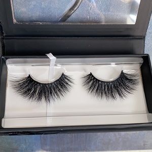 Lilly lashes